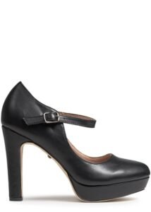 Zapato negro de tacón con pulsera y hebilla